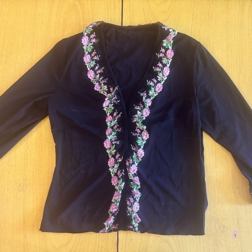 AMAZIng stretch vintage black and floral collar and rest shirt y2k